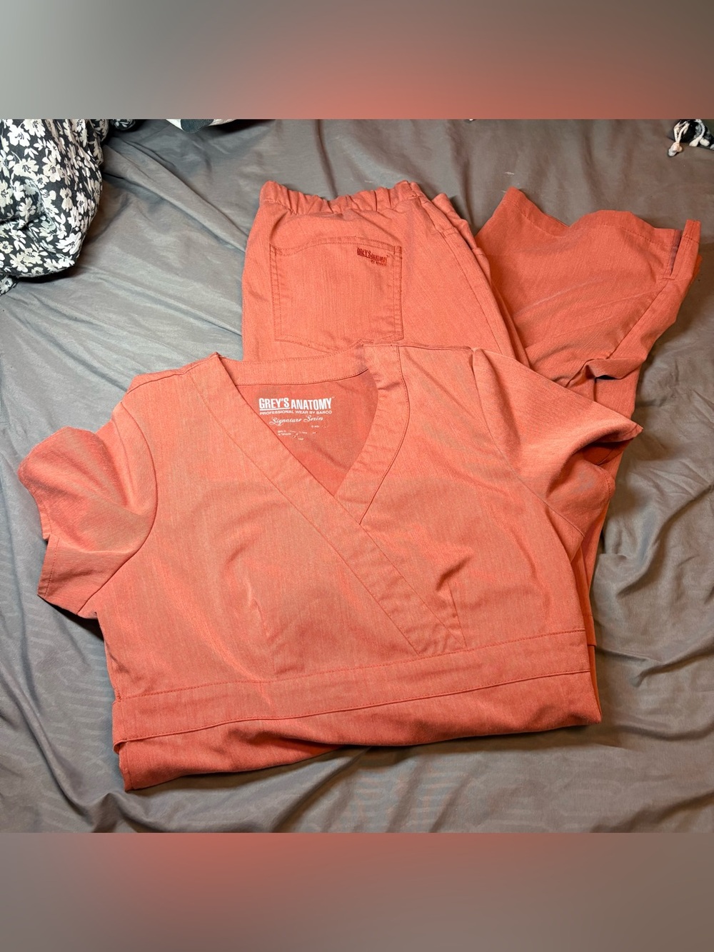 Grey's Anatomy Scrub Top & Bottom Set